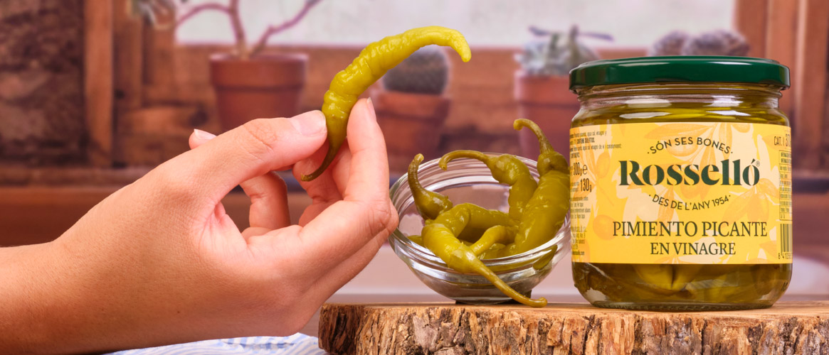 Spicy Pickled Chili Peppers (Guindilla Picante en Vinagre)