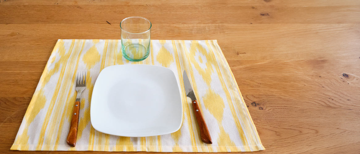Tischset aus mallorquinischem Ikat-Stoff – Gelb