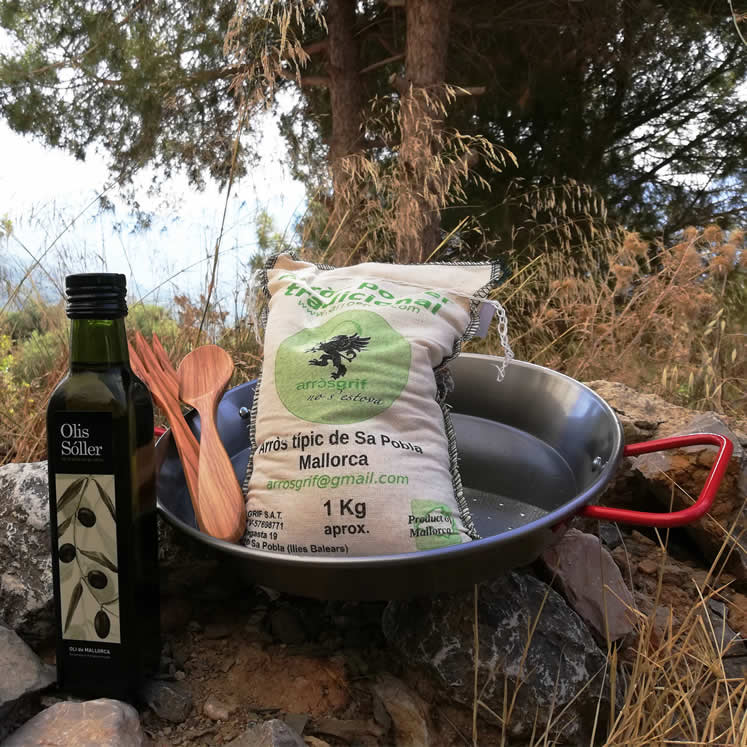 Paella Set: Pfanne, Reis, Olivenöl Olis Sóller, Besteck