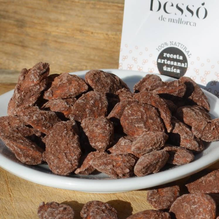 Roasted almonds with chocolate Bessó de Mallorca