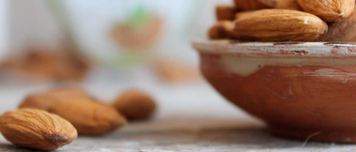 Bonany raw unpeeled almonds 500g