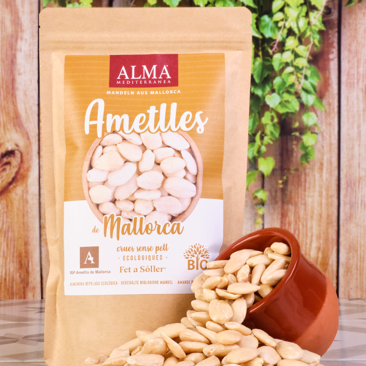 Organic raw peeled almonds IGP Ametlla de Mallorca