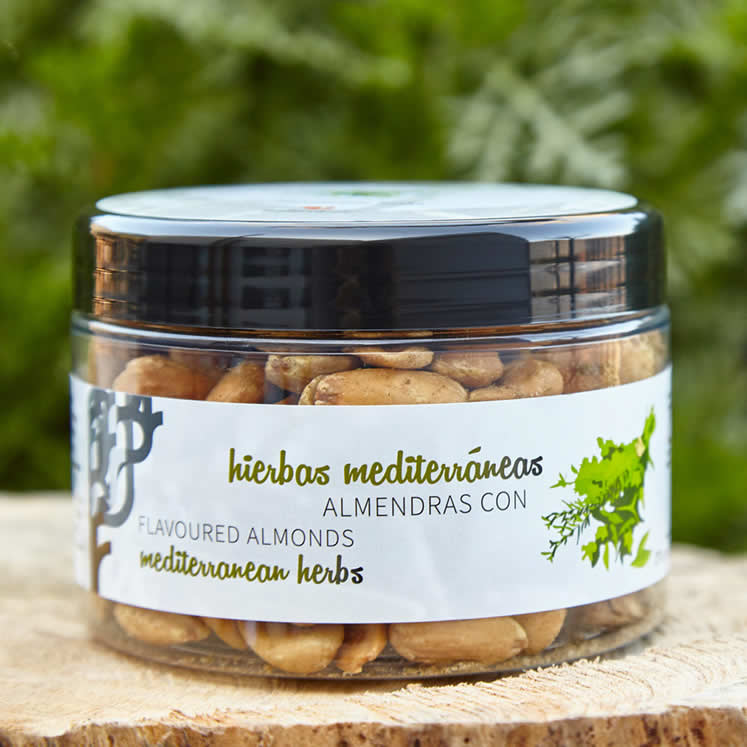 Geröstete Mandeln mit Kräutern und Meersalz