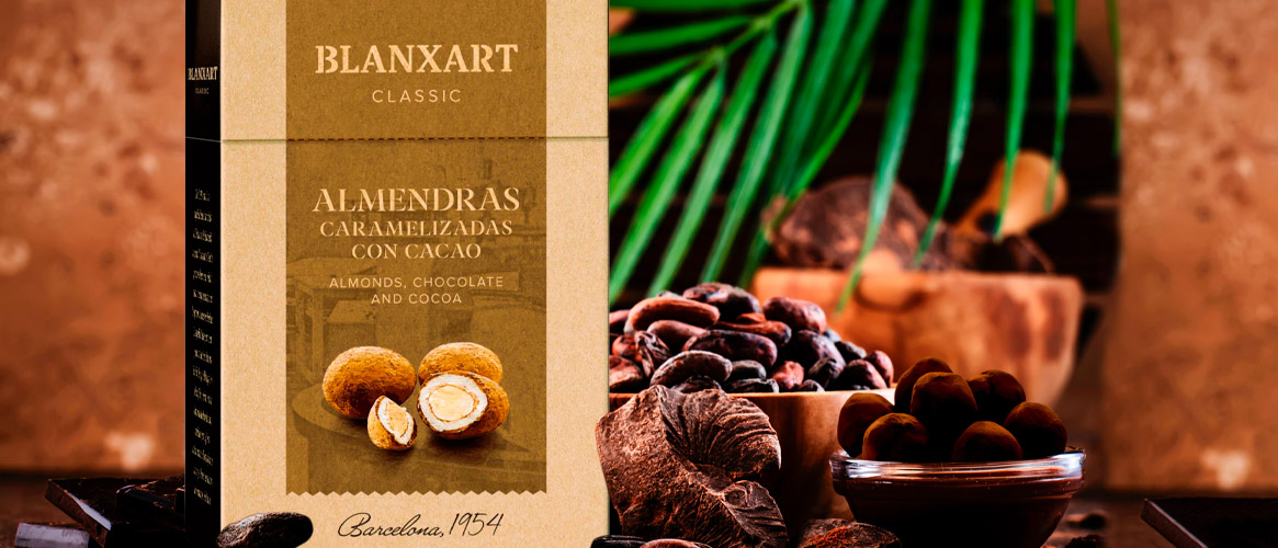 Almond covered with chocolate and cocoa powder - Blanxart