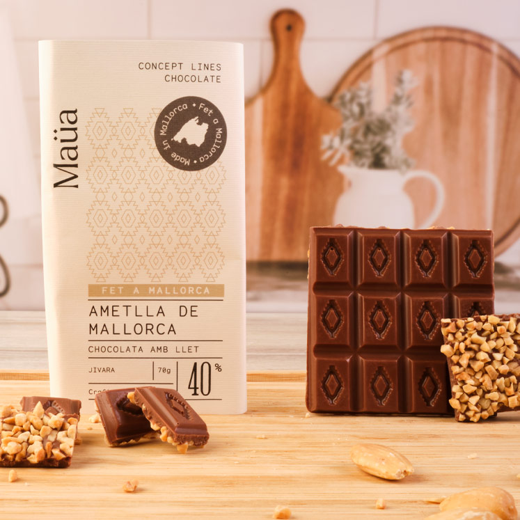 Maüa Milchschokolade mit gerösteten Mandeln
