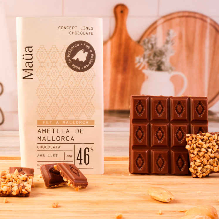 Maüa Chocolat au lait avec des amandes grillées