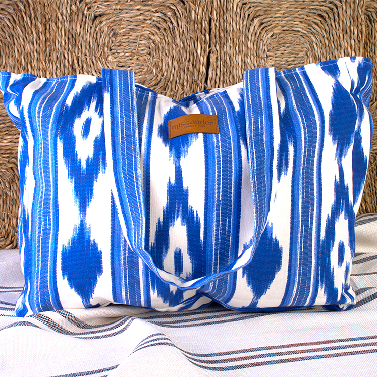 Blaue Tasche aus Ikat-Zungenstoff