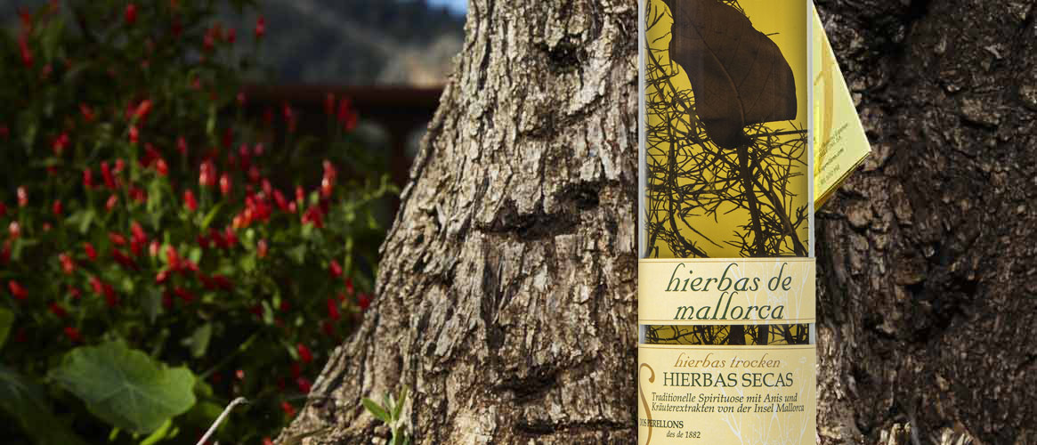 Dos Perellons Herbes Mesclades Kräuterlikör gemischt