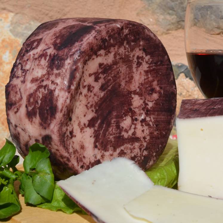 Binibeca Rotwein Ziegenkäse halbreif