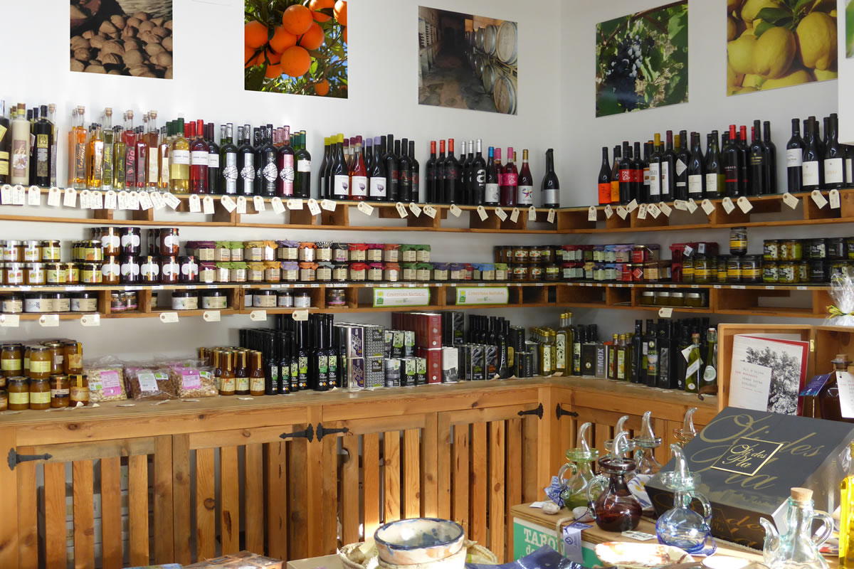 Una de nuestras tiendas - in Port de Sóller